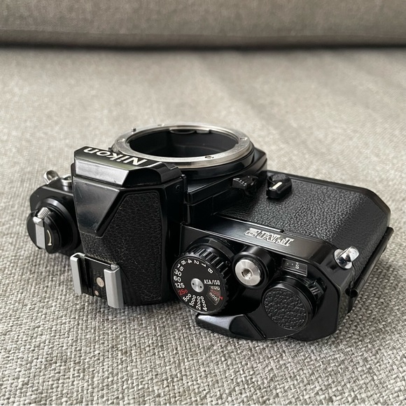 [SOLD] Nikon FM2n Black 35mm SLR Film Camera Body And MD-12 Motor Drive - Picture 4 of 16